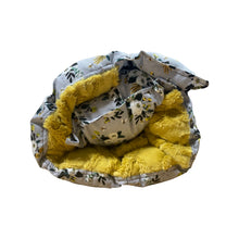 Load image into Gallery viewer, Grey floral Nap Mat