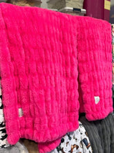Load image into Gallery viewer, Think Pink Milan
