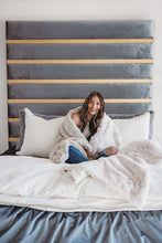 Load image into Gallery viewer, Frosted powderpuff- Sanddollar
