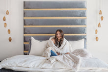 Load image into Gallery viewer, Frosted powderpuff- Sanddollar
